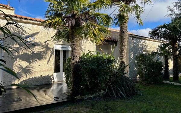 Maison à vendre    4 pièces •  Pont-l'Abbé-d'Arnoult