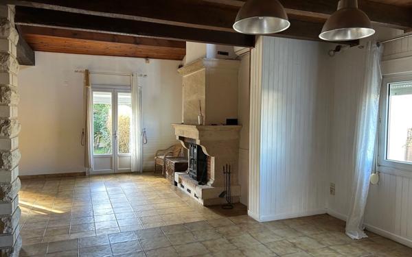 Maison à vendre    4 pièces •  Pont-l'Abbé-d'Arnoult