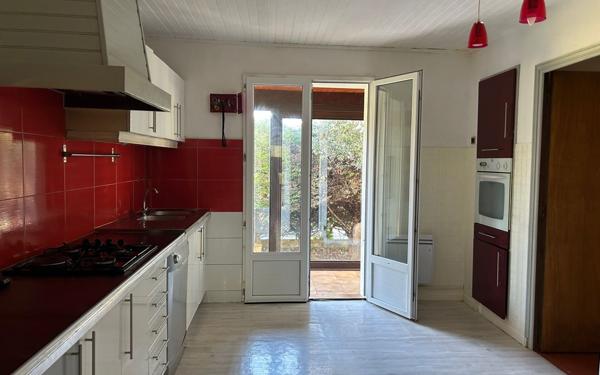 Maison à vendre    4 pièces •  Pont-l'Abbé-d'Arnoult