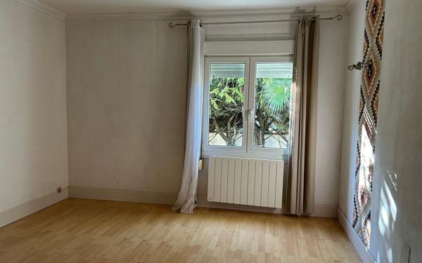 Maison à vendre    4 pièces •  Pont-l'Abbé-d'Arnoult