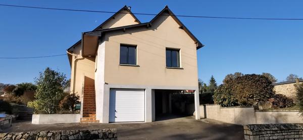 Rare: Maison avec bureaux indépendant sur terrain 1566m2 à 10min de l'A84