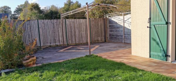 Rare: Maison avec bureaux indépendant sur terrain 1566m2 à 10min de l'A84