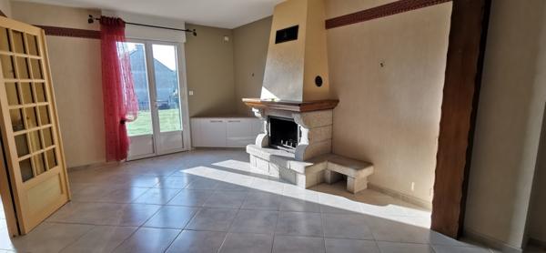 Rare: Maison avec bureaux indépendant sur terrain 1566m2 à 10min de l'A84