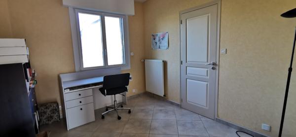 Rare: Maison avec bureaux indépendant sur terrain 1566m2 à 10min de l'A84