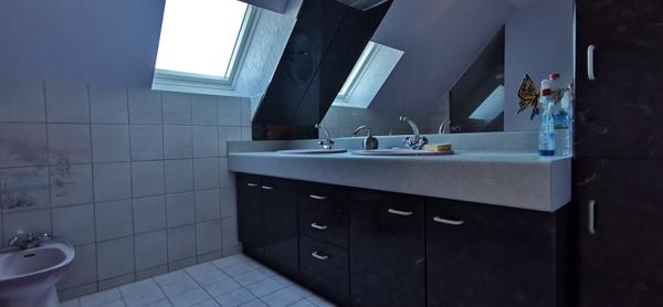 Rare: Maison avec bureaux indépendant sur terrain 1566m2 à 10min de l'A84