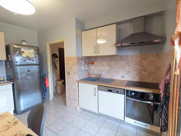 Location Appartement 3 pièces 75 m2 à Mezzavia