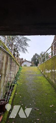 VIC-FEZENSAC, Maison de rue avec garage et jardin