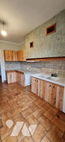 VIC-FEZENSAC, Maison de rue avec garage et jardin