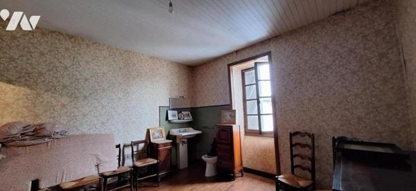 VIC-FEZENSAC, Maison de rue avec garage et jardin