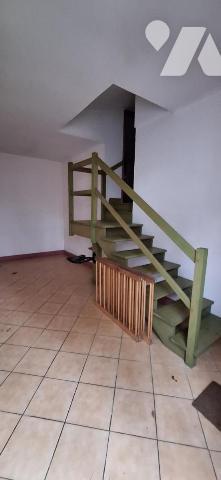 VIC-FEZENSAC, Maison de rue avec garage et jardin