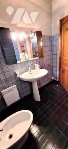 VIC-FEZENSAC, Maison de rue avec garage et jardin