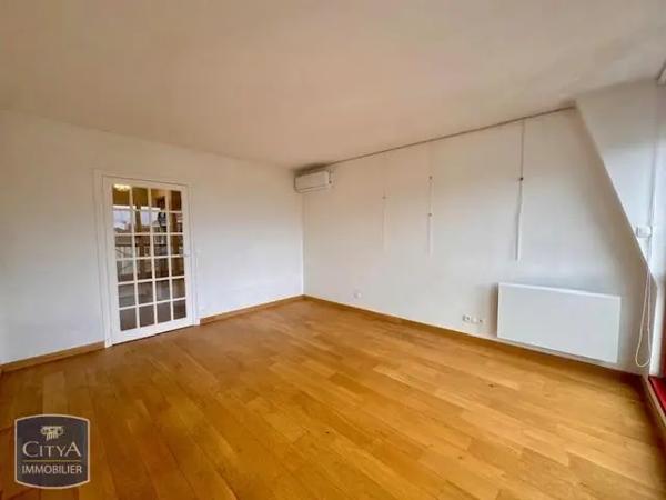 Appartement à louer 2 pièces 53.75m² Tours (37000)
