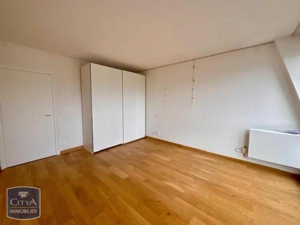 Appartement à louer 2 pièces 53.75m² Tours (37000)