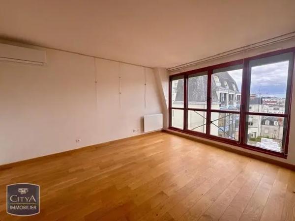 Appartement à louer 2 pièces 53.75m² Tours (37000)