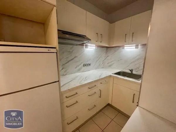 Appartement à louer 2 pièces 53.75m² Tours (37000)