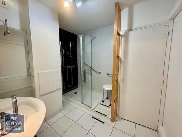 Appartement à louer 2 pièces 53.75m² Tours (37000)