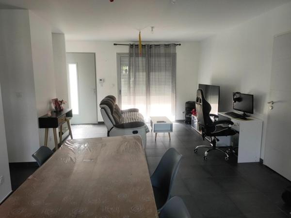 maison contemporaine 3 chambres avec terrain à MOUCHARD (JURA)