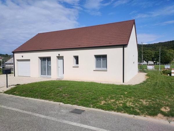 maison contemporaine 3 chambres avec terrain à MOUCHARD (JURA)