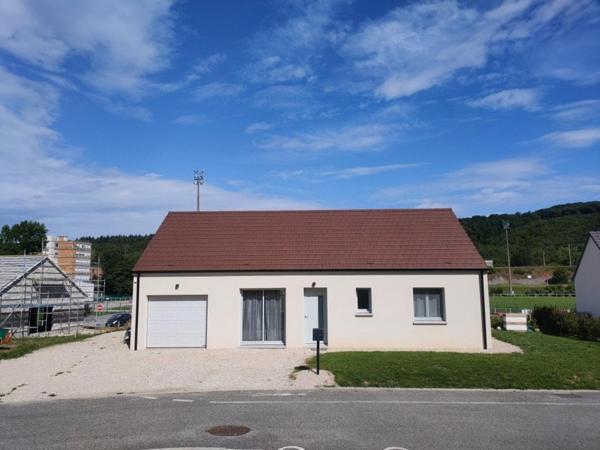 maison contemporaine 3 chambres avec terrain à MOUCHARD (JURA)