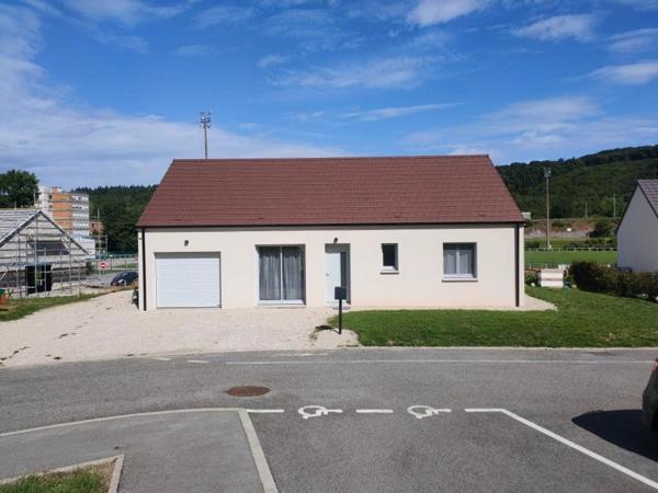 maison contemporaine 3 chambres avec terrain à MOUCHARD (JURA)