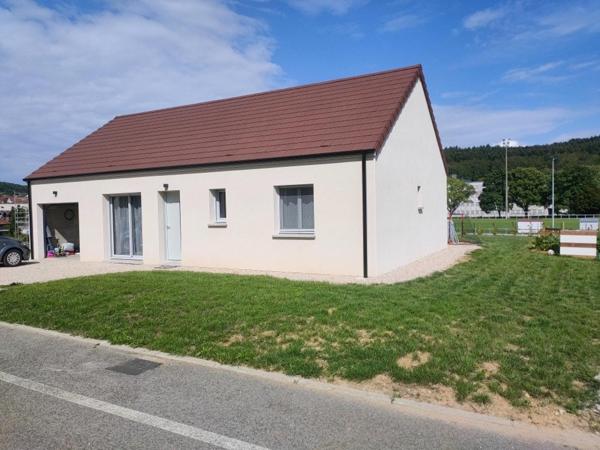 maison contemporaine 3 chambres avec terrain à MOUCHARD (JURA)