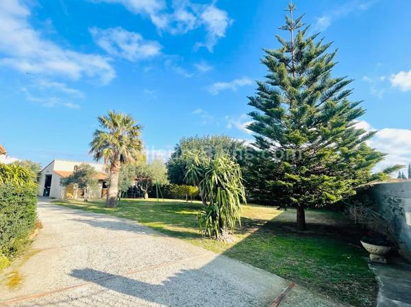 Belle villa T6 de 170m2 avec dépendance de 100m2 sur parcelle de 2051m2 à Rivesaltes.