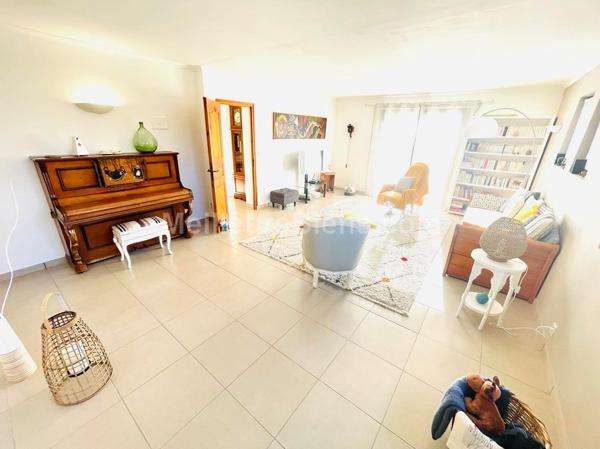 Belle villa T6 de 170m2 avec dépendance de 100m2 sur parcelle de 2051m2 à Rivesaltes.