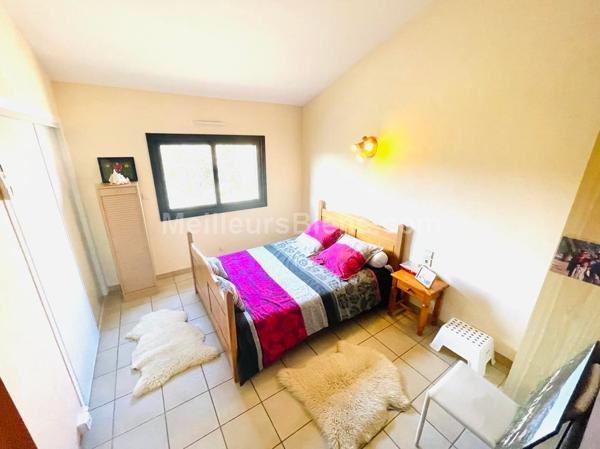 Belle villa T6 de 170m2 avec dépendance de 100m2 sur parcelle de 2051m2 à Rivesaltes.