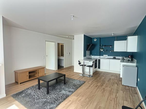 Appartement 2 pièces 47,24 m2 THIAIS proche centre-ville box et balcon