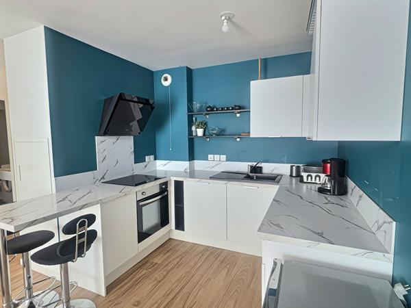 Appartement 2 pièces 47,24 m2 THIAIS proche centre-ville box et balcon