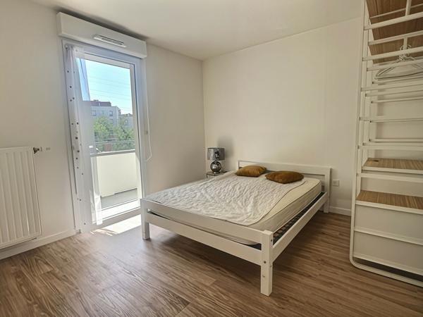 Appartement 2 pièces 47,24 m2 THIAIS proche centre-ville box et balcon
