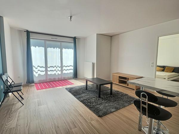 Appartement 2 pièces 47,24 m2 THIAIS proche centre-ville box et balcon