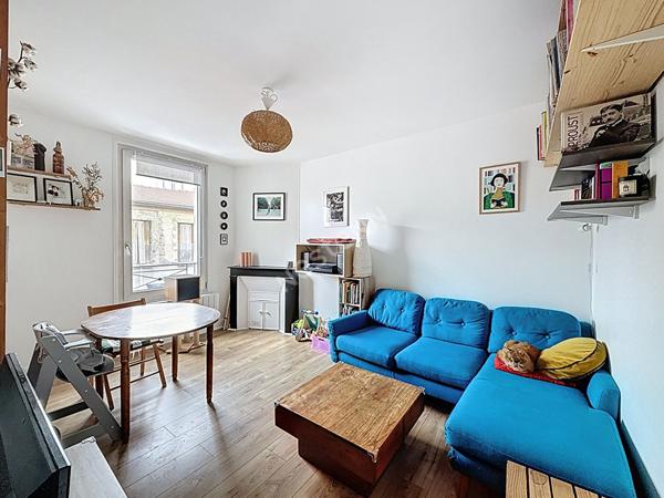 MONTREUIL, ENTRE LA MAIRIE ET LE PARC DES BEAUMONTS, 700 METRES DU METRO, CHARMANT 3 PIECES.