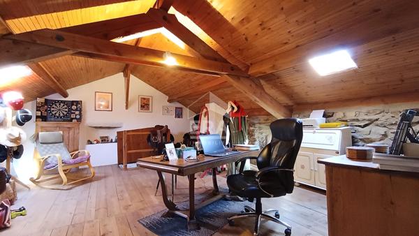 Maison Saint Hostien 7 pièces 4 chambres 164.94 m2 sur terrain 220 m2