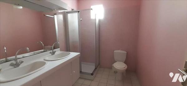 SIOUVILLE-HAGUE MAISON AVEC EXTENSION HABITABLE + 2 GARAGES + JARDIN ARBORE