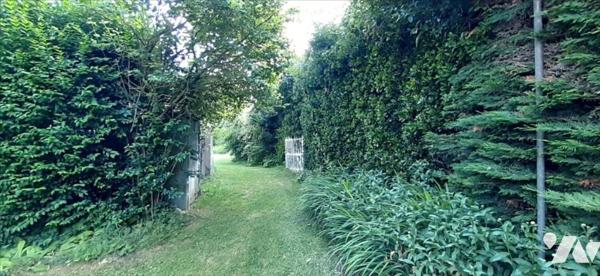 SIOUVILLE-HAGUE MAISON AVEC EXTENSION HABITABLE + 2 GARAGES + JARDIN ARBORE