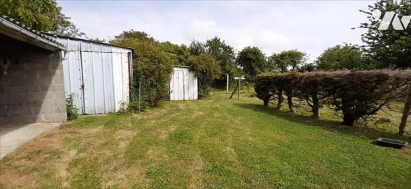 SIOUVILLE-HAGUE MAISON AVEC EXTENSION HABITABLE + 2 GARAGES + JARDIN ARBORE