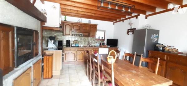 SIOUVILLE-HAGUE MAISON AVEC EXTENSION HABITABLE + 2 GARAGES + JARDIN ARBORE