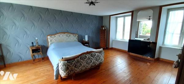 SIOUVILLE-HAGUE MAISON AVEC EXTENSION HABITABLE + 2 GARAGES + JARDIN ARBORE