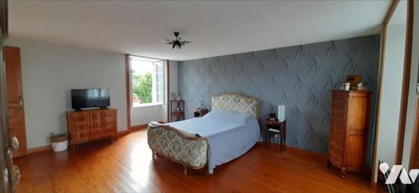 SIOUVILLE-HAGUE MAISON AVEC EXTENSION HABITABLE + 2 GARAGES + JARDIN ARBORE