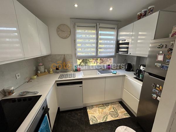 Vente
                Appartement67 m² - 4 Pièces -
                    ABLON SUR SEINE (94480)