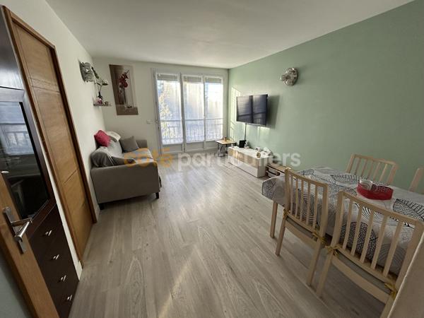 Vente
                Appartement67 m² - 4 Pièces -
                    ABLON SUR SEINE (94480)