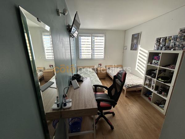 Vente
                Appartement67 m² - 4 Pièces -
                    ABLON SUR SEINE (94480)
