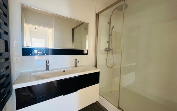 Appartement à vendre    3 pièces • 63 m2 Bordeaux