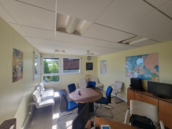 Bureaux 118m2 à louer Technoland