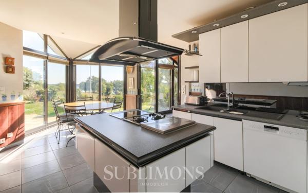 Maison 6 pièces 221 m²