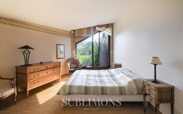 Maison 6 pièces 221 m²