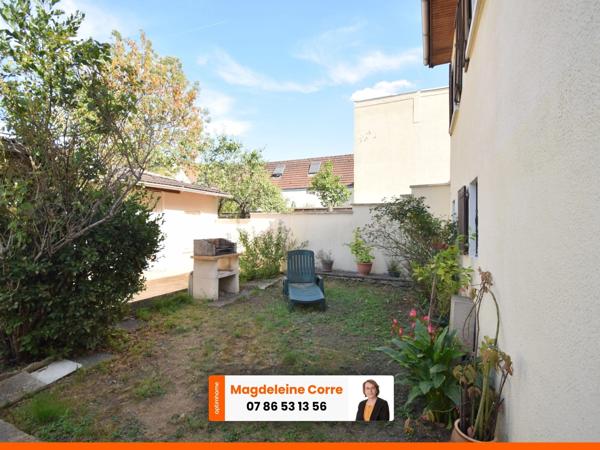 Crosne limite Yerres - Maison familiale 6 pièces avec jardin, garage et dépendance