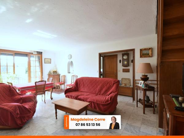 Crosne limite Yerres - Maison familiale 6 pièces avec jardin, garage et dépendance
