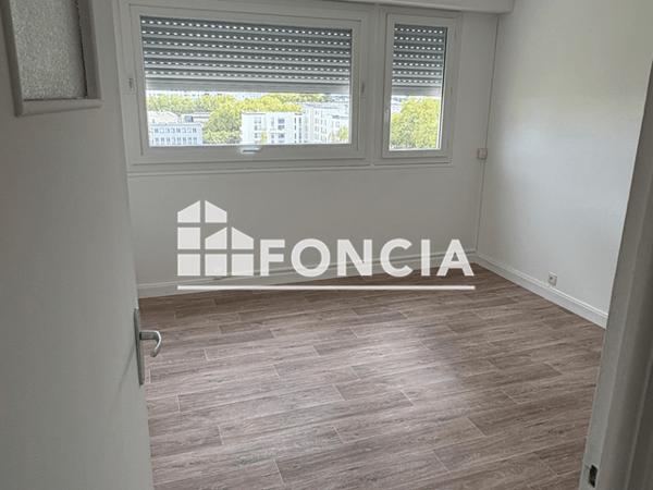 Location Appartement 5 pièces 96.4 m² - 2 ET 4 RUE DUPLEIX Lorient 56100
